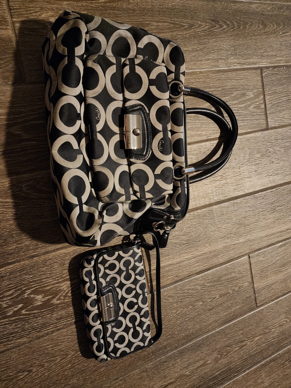 Coach Kristen Op Black and Cream Signature Circle Tote with Matching Wristlet